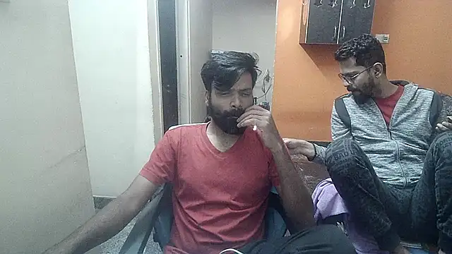 Snapshot of Indiaguy4u chatting on 12-15-24, 02:16 Indiaguy4u online show from 12-15-24, 02:16