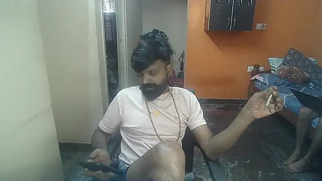 Snapshot of Indiaguy4u chatting on 02-18-25, 06:59 Indiaguy4u online show from 02-18-25, 06:59