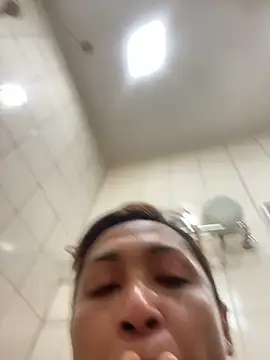 Snapshot of Sanieku chatting on 03-17-26, 08:39 Sanieku online show from 03-17-26, 08:39