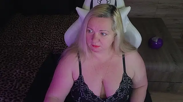 MolligSpielle online show from 10-28-25, 08:11