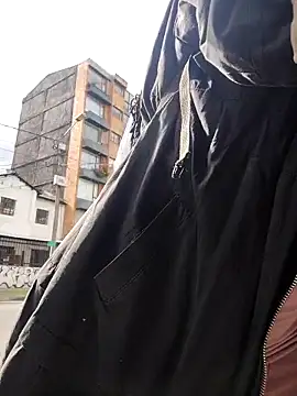  Laary online show from 09-08-25, 08:41