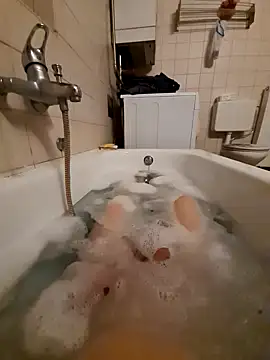 Snapshot of toeloverlive chatting on 12-04-24, 06:17 toeloverlive online show from 12-04-24, 06:17