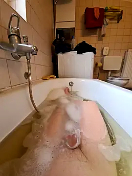 Snapshot of toeloverlive chatting on 02-03-25, 09:41 toeloverlive online show from 02-03-25, 09:41