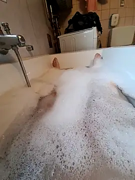 Snapshot of toeloverlive chatting on 10-06-25, 08:34 toeloverlive online show from 10-06-25, 08:34