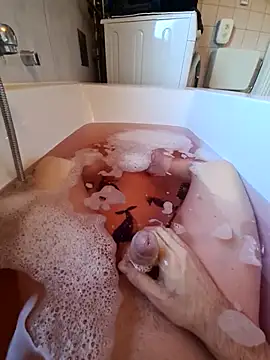 Snapshot of toeloverlive chatting on 11-10-25, 12:26 toeloverlive online show from 11-10-25, 12:26