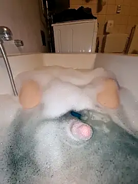 Snapshot of toeloverlive chatting on 11-25-25, 07:36 toeloverlive online show from 11-25-25, 07:36