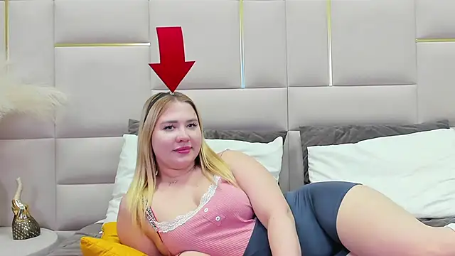 LunaHouston online show from 03-12-25, 01:25