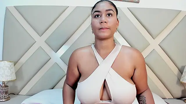 Snapshot of SSCARLETH_ chatting on 02-06-25, 11:32 SSCARLETH  online show from 02-06-25, 11:32