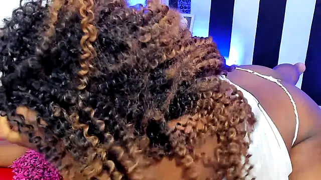 YeminaLeman online show from 01-19-25, 03:53