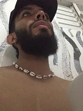 Snapshot of Alessandro__Rossi chatting on 12-24-24, 06:11 Alessandro Rossi online show from 12-24-24, 06:11