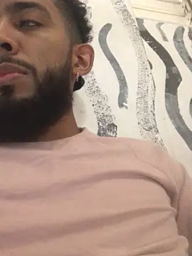 Snapshot of Alessandro__Rossi chatting on 02-14-25, 07:12 Alessandro Rossi online show from 02-14-25, 07:12