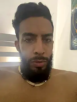 Snapshot of Alessandro__Rossi chatting on 10-17-25, 12:01 Alessandro Rossi online show from 10-17-25, 12:01