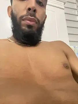 Snapshot of Alessandro__Rossi chatting on 10-28-25, 09:24 Alessandro Rossi online show from 10-28-25, 09:24