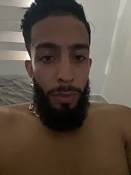 Snapshot of Alessandro__Rossi chatting on 11-20-25, 06:18 Alessandro Rossi online show from 11-20-25, 06:18