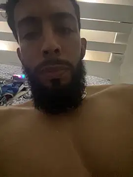 Snapshot of Alessandro__Rossi chatting on 12-16-25, 06:02 Alessandro Rossi online show from 12-16-25, 06:02