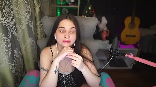 delicatedBailey online show from 05-10-26, 02:00
