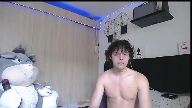 Snapshot of Santiago_kiler chatting on 05-15-26, 04:03 Santiago kiler online show from 05-15-26, 04:03
