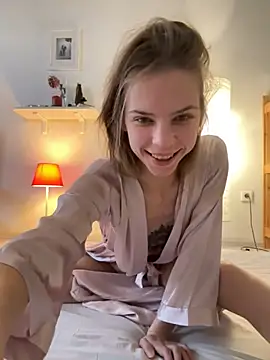 LeyaJohnson online show from 12-15-24, 05:34