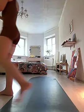 Snapshot of LeyaJohnson chatting on 03-06-26, 01:18 LeyaJohnson online show from 03-06-26, 01:18