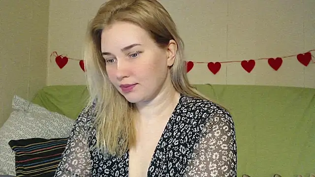 mmmPinUpGirl online show from 04-30-26, 08:48