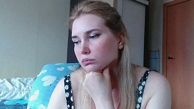 mmmPinUpGirl online show from 06-27-26, 10:20