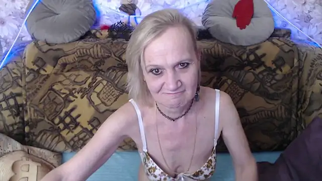 Snapshot of MissBekker chatting on 12-31-24, 09:39 MissBekker online show from 12-31-24, 09:39