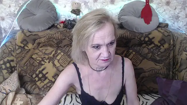 Snapshot of MissBekker chatting on 01-10-25, 08:29 MissBekker online show from 01-10-25, 08:29