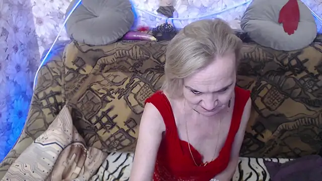 Snapshot of MissBekker chatting on 02-02-25, 06:58 MissBekker online show from 02-02-25, 06:58