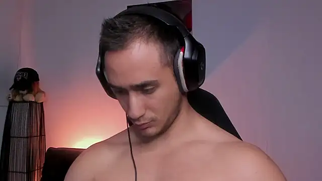 Snapshot of AlexRivera6 chatting on 02-03-25, 11:36 AlexRivera6 online show from 02-03-25, 11:36