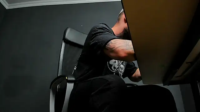 BrianHunts online show from 01-08-26, 05:43