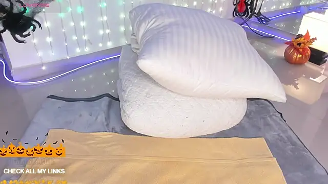 ohyesly  online show from 10-07-25, 11:02