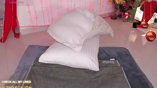 ohyesly  online show from 12-19-25, 10:11