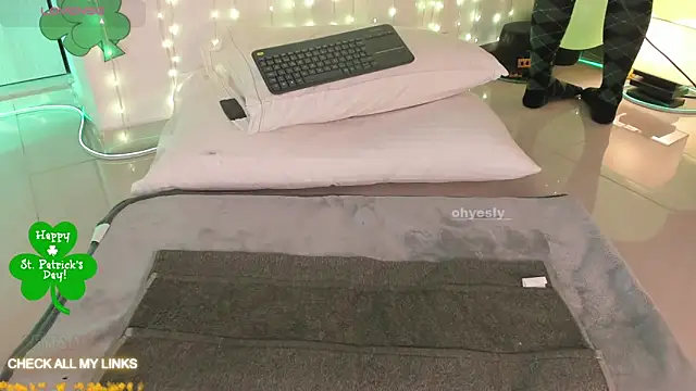 ohyesly  online show from 03-26-26, 10:21