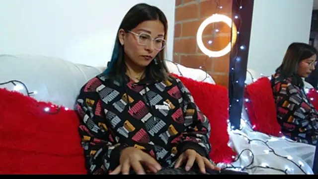 Snapshot of Sofynix chatting on 07-30-26, 05:01 Sofynix online show from 07-30-26, 05:01