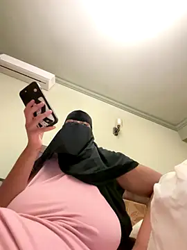 Snapshot of Submissive_Arab chatting on 09-11-25, 07:25 Submissive Arab online show from 09-11-25, 07:25