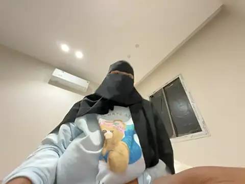 Submissive Arab online show from 12-02-25, 02:06