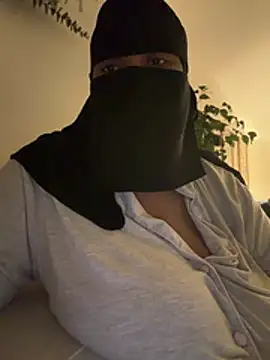 Snapshot of Submissive_Arab chatting on 05-18-26, 11:54 Submissive Arab online show from 05-18-26, 11:54