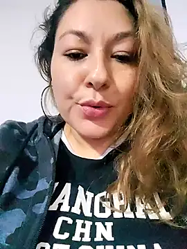 Snapshot of sakotodika chatting on 03-21-25, 03:33 sakotodika online show from 03-21-25, 03:33