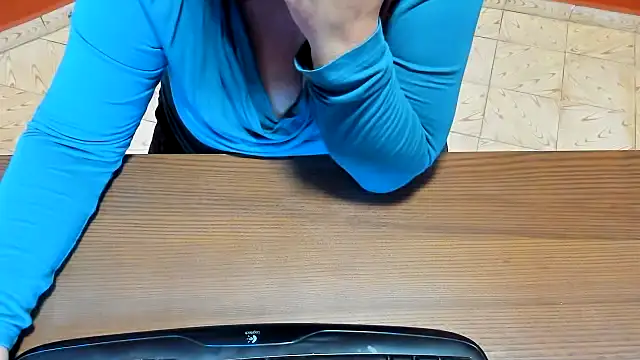 NikkiHolland online show from 10-30-25, 07:54