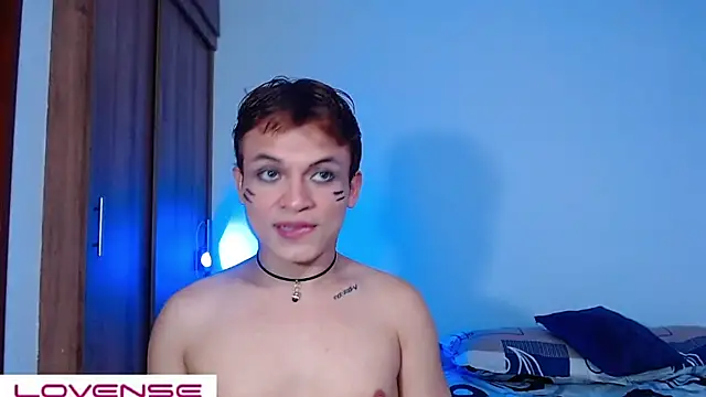 Leon Wild online show from 03-27-26, 03:56