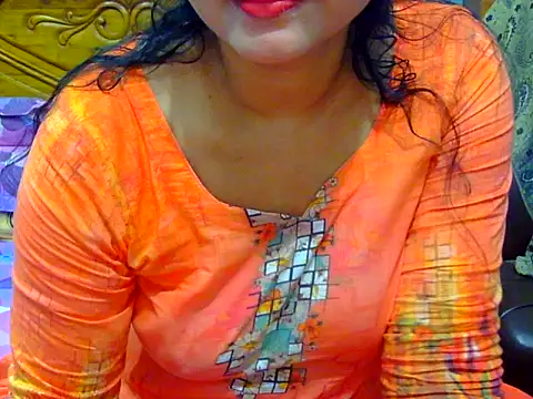 Snapshot of Daneldayna chatting on 05-17-26, 10:22 Daneldayna online show from 05-17-26, 10:22