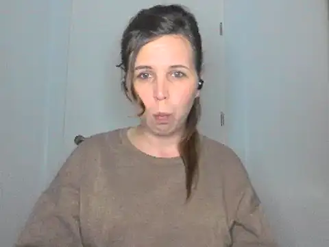 Snapshot of loveis007 chatting on 03-20-25, 08:40 loveis007 online show from 03-20-25, 08:40