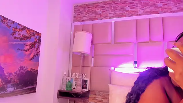 ShaniaBrownn online show from 11-21-25, 07:56