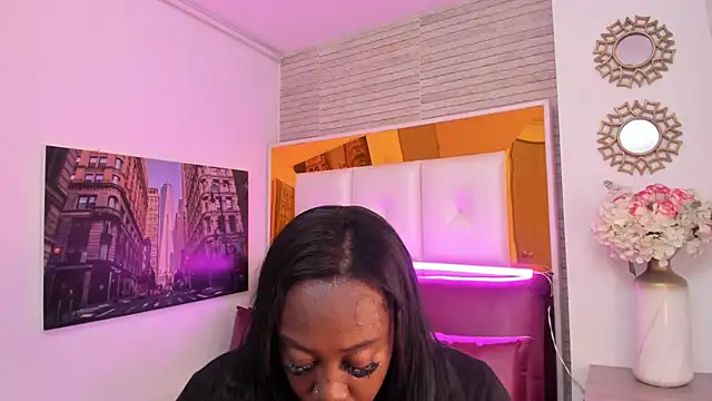 ShaniaBrownn online show from 12-02-25, 07:42