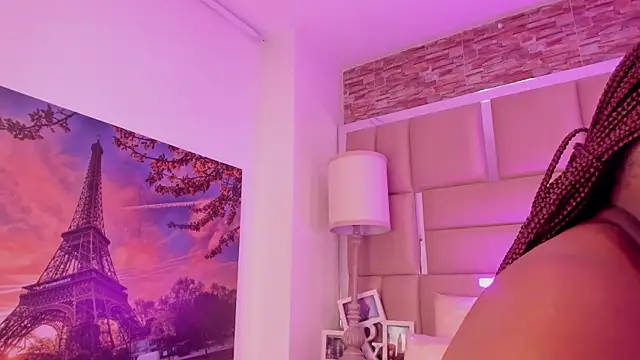 ShaniaBrownn online show from 04-11-26, 07:40