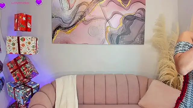 Snapshot of ParisAngelX chatting on 12-16-25, 12:15 ParisAngelX online show from 12-16-25, 12:15