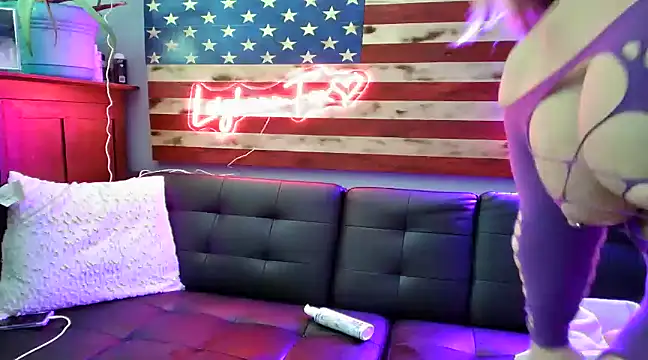 LeighAnnFox online show from 01-08-25, 10:06