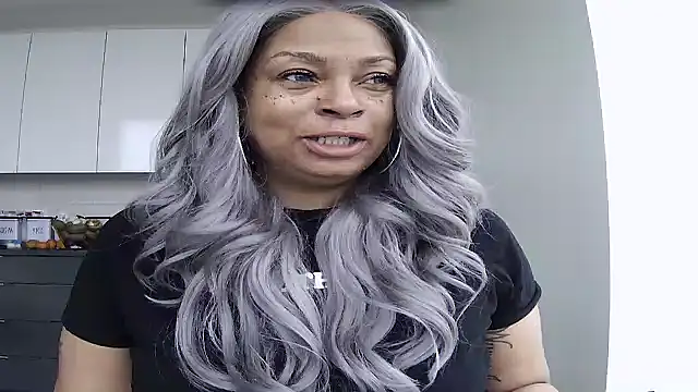 MSweetLindaParks online show from 05-23-26, 11:47