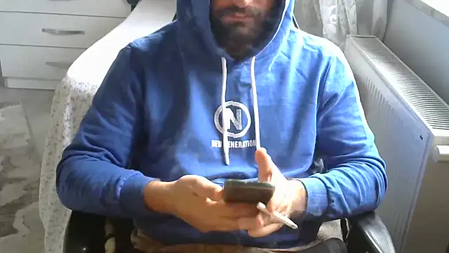 Snapshot of crazybaby5461 chatting on 12-01-25, 11:26 crazybaby5461 online show from 12-01-25, 11:26