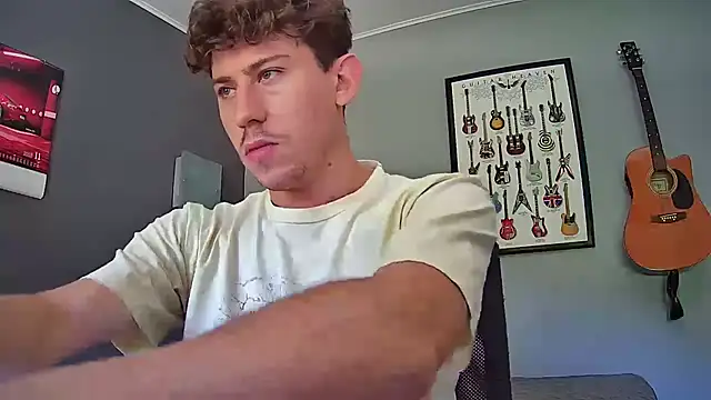 Snapshot of saint_not chatting on 01-25-25, 04:03 saint not online show from 01-25-25, 04:03